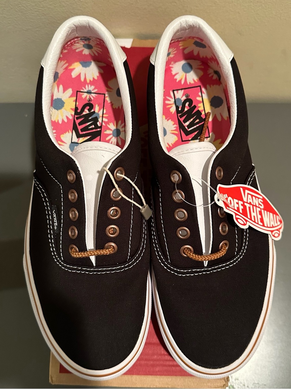 Vans Black Canvas Low-Top Sneakers with Floral Pink Insole W 8.5 / M 7